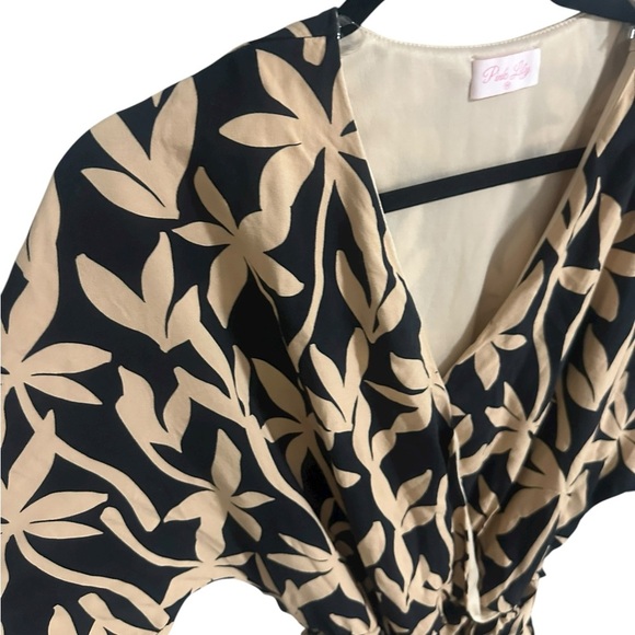 Pink Lily Floral Black and and Tan women’s romper size medium preppy 2000s beach - Picture 4 of 5